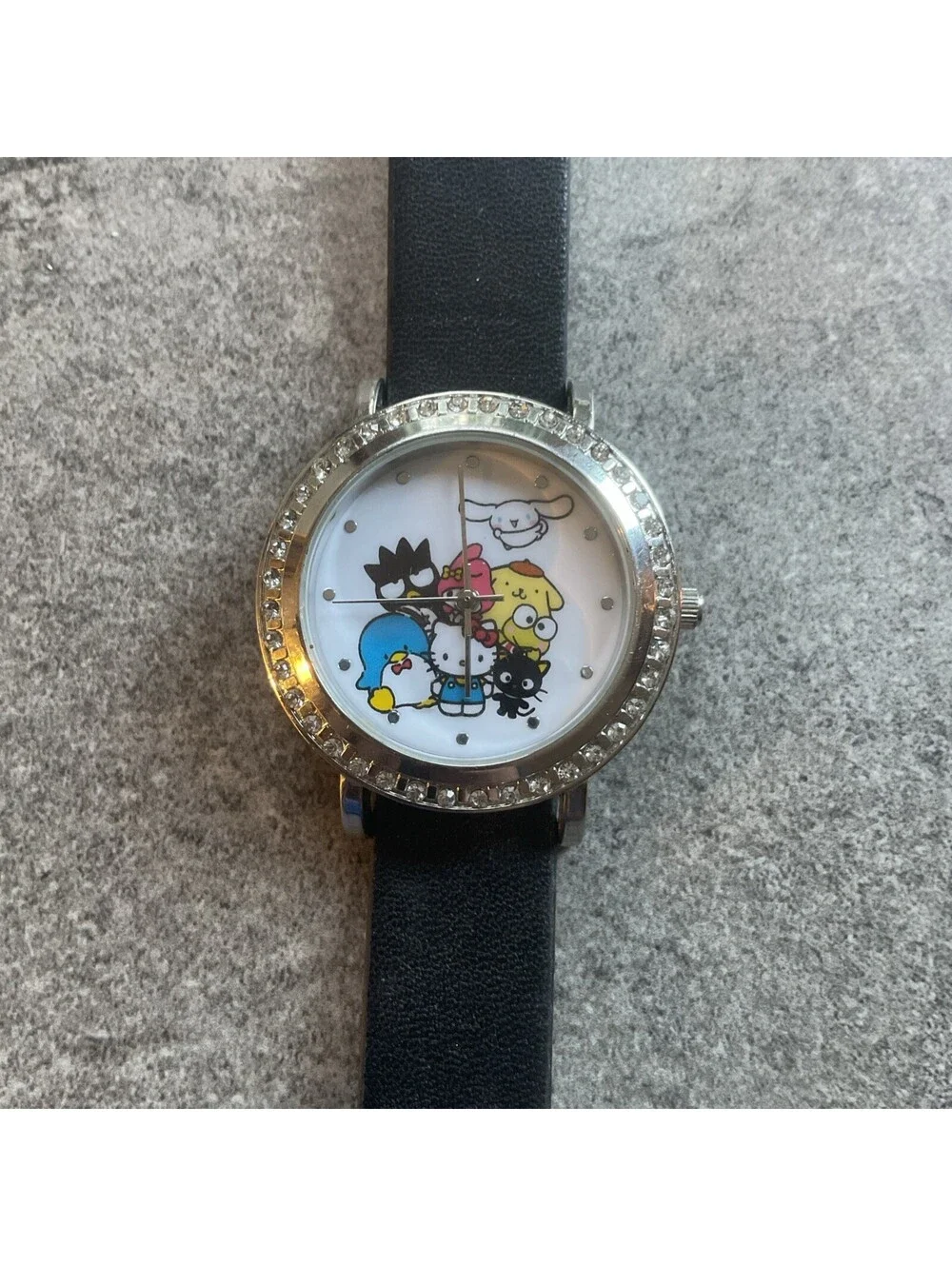 Sanrio Hello Kitty And Friends Womens Watch 35mm Silver Tone Case White Dial A16